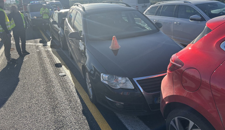 Na D35 řešili policisté postupně tři hromadné dopravní nehody