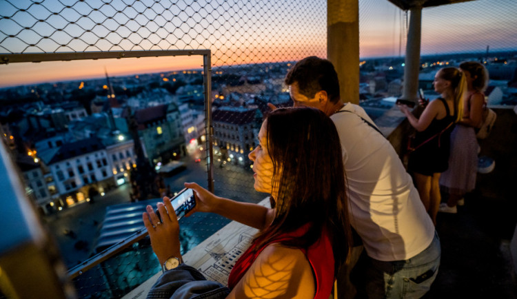 Olomoucká muzejní noc již podvacáté. Otevře se centrála potrubní pošty, kaple i radniční věž