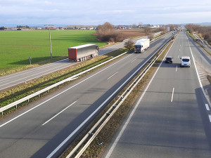 Vytíženou dálnici z Olomouce na Litovel čeká rekonstrukce za půl miliardy, ŘSD zatím provádí menší opravy