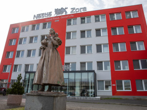 FOTOGALERIE: Statisíce tyčinek za den. Zora Olomouc rozšiřuje portfolio, řešit musí i obří zdražení kakaa