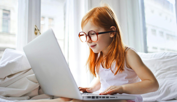 size3-17159323513582-152-lekarka-za-10-let-pribylo-kratkozrakych-deti-o-tretinu-mohou-za-to-hlavne-displeje-a-obrazovky