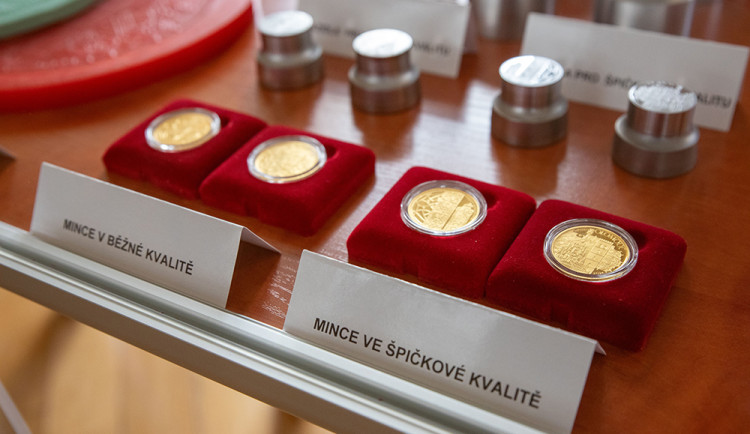 ČNB vydala mince s motivem olomouckých historických památek