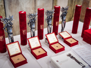 Klášterní Hradisko hostilo předávání Cen města. Ceremoniál by si zasloužil větší sál, míní opozice