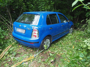 Starší muž usnul v autě a došlo k nehodě