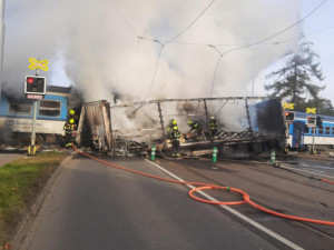 Před soudem je srážka kamionu s vlakem a požár na přejezdu v Olomouci. Polský řidič přiznal vinu