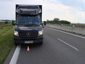 2 - Dopravní nehoda na obchvatu Olomouce si vyžádala transport dvou lidí do nemocnice