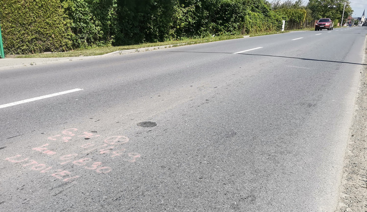 Olomoucký kraj reklamuje silnice ošizené v kauze Autostráda. Klobouk dolů, řekl k přístupu jedné z firem hejtman