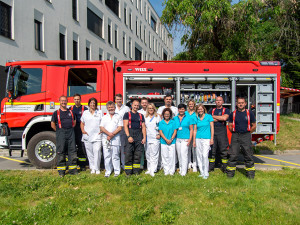 5 - Ruka visela už jen na kousku zápěstí. Díky specialistům z FN Olomouc může mladý hasič opět pomáhat v nouzi