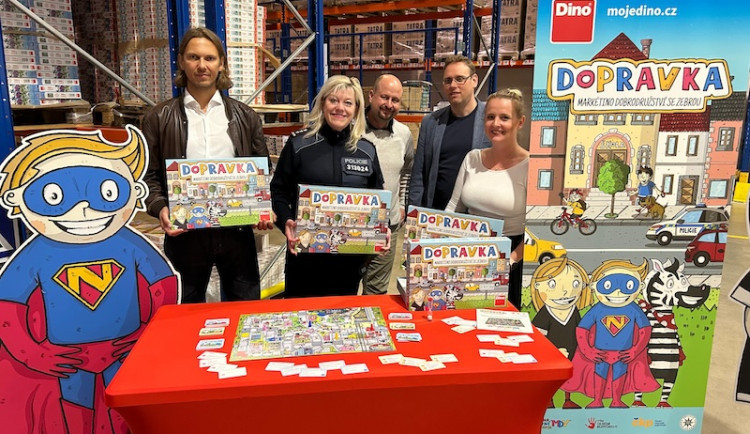 size3-17180152428419-103-unikatni-herni-princip-zapoji-celou-rodinu-a-uci-deti-jak-se-chovat-v-silnicnim-provozu