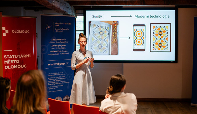 Soutěž Podnikavá hlava v Olomouci vyhrál projekt StitchItOn