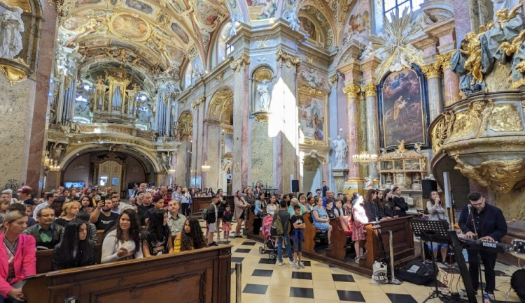 Romové z celé Moravy zamíří na Svatý Kopeček u Olomouce, v sobotu se koná tradiční pouť