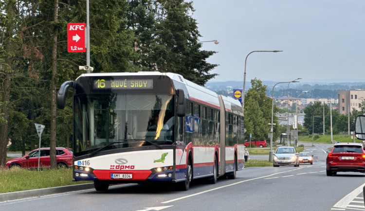 Z centra Olomouce na sídliště Nová Ulice nebudou půl roku jezdit tramvaje. Dopravu zajistí autobusy