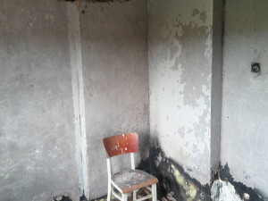 Hořící odpadky v bytě v Lukavici komplikovaly zásah hasič. Shromažďoval je zde obyvatel