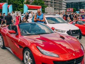 Luxusní supersporty se sjedou před Šantovku. Zkuste se v nich projet