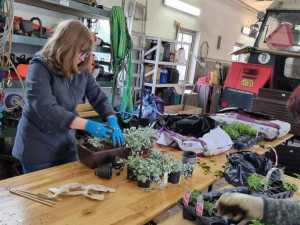 Loučná nad Desnou kvete od jara do podzimu. Obec vsadila na zeleň a dostala Zelenou stuhu