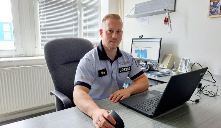 size3-17182768850673-2-trestna-cinnost-na-internetu-stoupa-falesni-bankeri-podvodne-investice-i-romanticti-lekari-z-jemenu