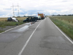 Za tragickou nehodou u Konice byl smyk na mokré vozovce. Osmnáctiletý řidič nepřežil