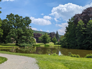 Zámecké rybníky v Čechách pod Kosířem čeká revitalizace. Lidé se zde budou moci projet na lodičkách