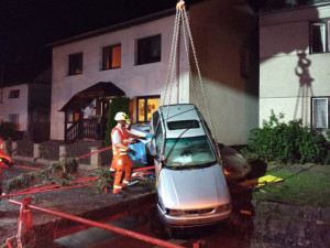 Přívaly vody zaplavily dvě vesnice na Přerovsku, hasiči zachraňovali lidi z domů