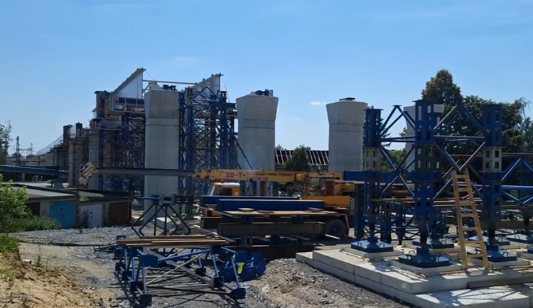 Stavba estakády D1 u Přerova - ilustrační foto