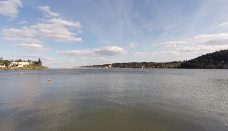 Vodní nádrž Plumlov na Prostějovsku - ilustrační foto