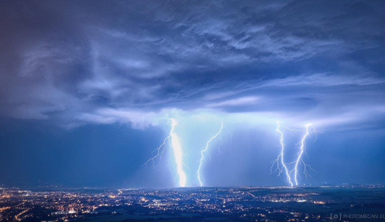 Meteorologové varují přes supercelami. Intenzivní bouřky mohou udeřit i v Olomouckém kraji
