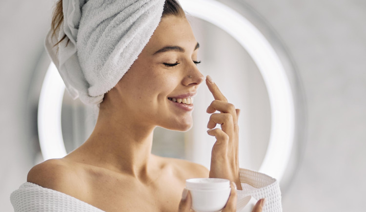 size3-17204309062088-2-jak-na-dokonale-cistou-plet-pouzivejte-spravne-pripravky-vlaznou-vodu-a-samostatny-rucnik