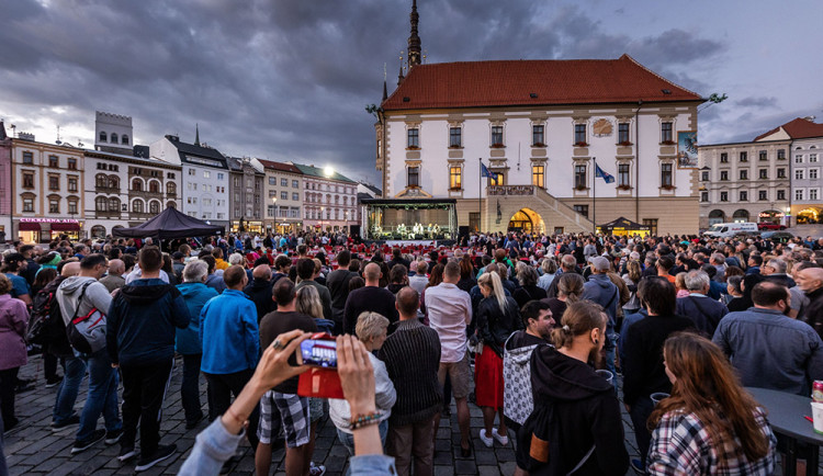 Pohodové hudební pátky v centru Olomouce. Hudební festival nabídne pestrou paletu žánrů