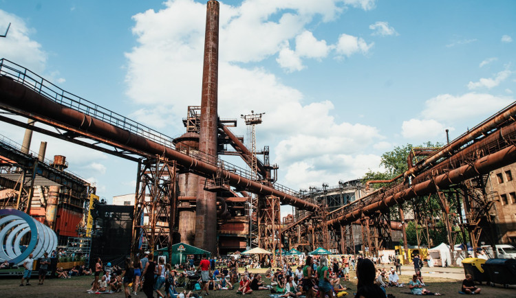 size3-17193864011349-303-vlakem-na-colours-ceske-drahy-vypravi-festivalovy-expres-ktery-priveze-milovniky-hudby-z-prahy-a-oko