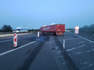 3 - Dopravní nehoda kamionu na D35 u Olomouce