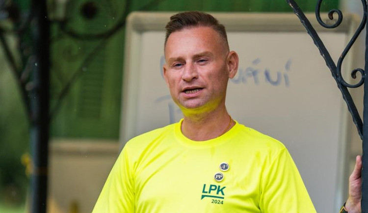 size3-1721415475044-241-ego-je-treba-nechat-za-dvermi-rika-vyjednavac-radim-parik-uci-mladez-z-detskych-domovu-jak-se-prosad