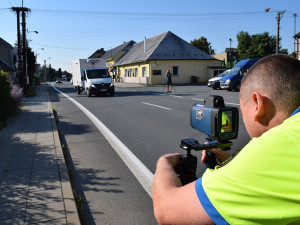 Nová místa pod dohledem ručního radaru. Kde mohou strážníci v Olomouci měřit rychlost vozidel?