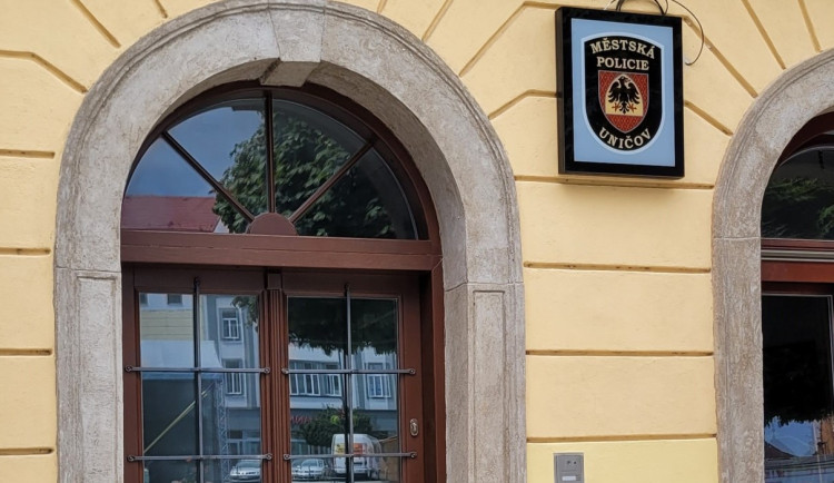 Městská policie v Uničově má novou moderní služebnu. Přestavba přišla na šest milionů korun