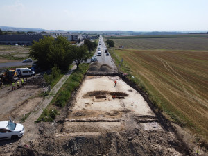 Archeologové odkryli část barokní císařské silnice z Olomouce do Brna. Jde o předchůdce dnešní D1