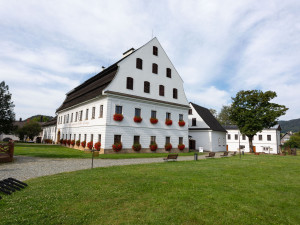 Ruční papírna ve Velkých Losinách míří na seznam UNESCO. Zástupci samospráv podepsali memorandum