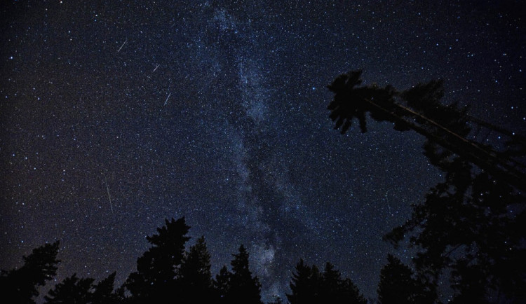 size3-size4-17229265236096-303-zacatkem-pristiho-tydne-bude-idealni-doba-na-pozorovani-meteorickeho-roje-perseid