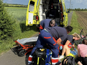 Osmiletá Elenka si zapíchla řídítka do břicha. Uzdravila se přišla poděkovat olomouckým záchranářům