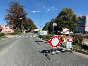 Komplikace u Kauflandu v Olomouci. Příjezdová křižovatka bude dva týdny kvůli opravám zavřená