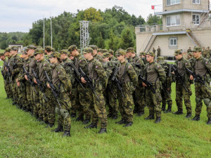 Úspěšná letní brigáda v maskáčích. Dobrovolný armádní výcvik zvládlo na Libavé všech 41 středoškoláků