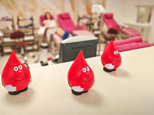 Olomoucká transfuzka po rekonstrukci vítá dárce krve. Opět si pochutnají i na oblíbených párcích