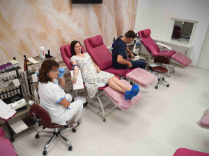 Olomoucká transfuzka po rekonstrukci vítá dárce krve. Opět si pochutnají i na oblíbených párcích