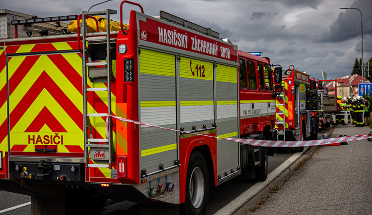 Hasiči z domu ve Špindlerově Mlýně vyhnali dva lidi i psa