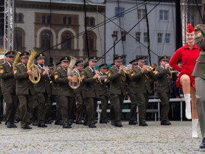 Centrum Olomouce rozezní vojenské orchestry. Soubor z Rakouska zahraje v kostele sv. Mořice