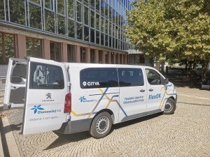 Olomoucký kraj testuje chytrý doplněk veřejné dopravy. Mikrobus bude jezdit podle požadavků z aplikace