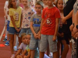 Sportovci z prostějovské základní školy Železného se dočkali běžeckého tunelu. Přišel na 44 milionů