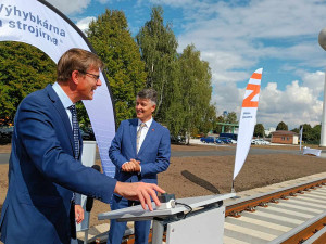 FOTOGALERIE: Prostějovská firma vyrobila první českou výhybku pro vysokorychlostní tratě. Vlaky poletí více než dvoustovkou