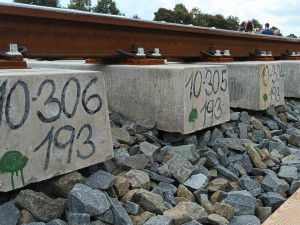 FOTOGALERIE: Prostějovská firma vyrobila první českou výhybku pro vysokorychlostní tratě. Vlaky poletí více než dvoustovkou