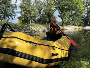 Příval na Desné. Krátce před vydatnými dešti hasiči trénovali, jak zkrotit rozvodněnou řeku