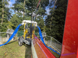 Příval na Desné. Krátce před vydatnými dešti hasiči trénovali, jak zkrotit rozvodněnou řeku