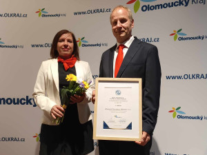 Společnost Honeywell Aerospace získala od hejtmana Olomouckého kraje ocenění za společenskou odpovědnost